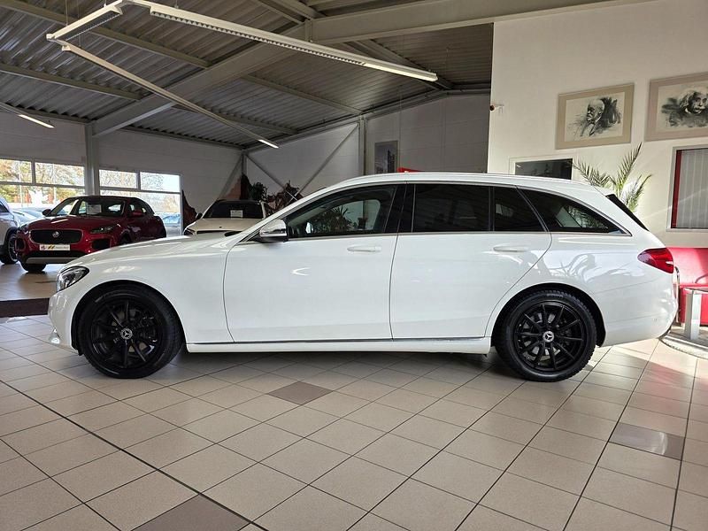Second-hand Mercedes C180 156 CP (114 kW) 2018 Alb Break