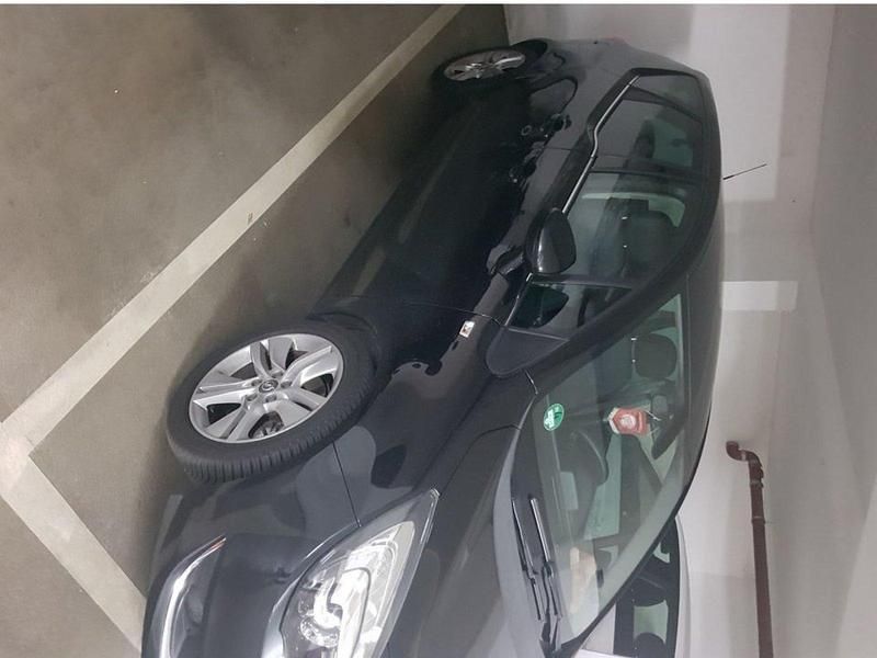 Schwarz Gebraucht 2014 Opel Meriva Van / Kleinbus | 11.700 € (Teuer) - Bild 1/4