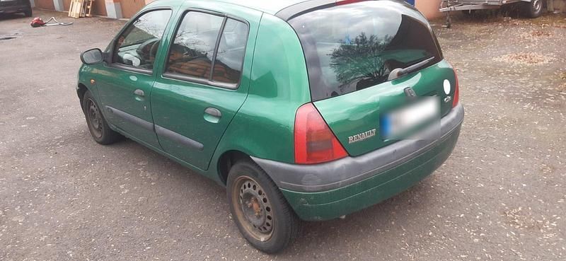 Gebraucht Renault Clio II 58 PS (42 kW) 2000 Grün Kleinwagen