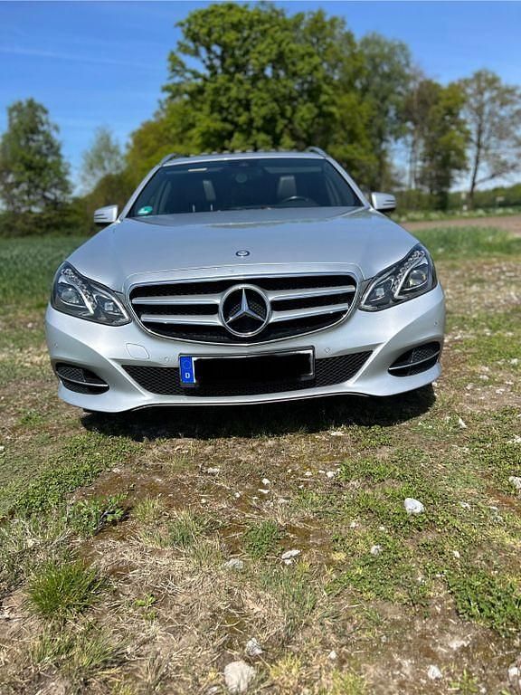 Gebraucht Mercedes E220 Edition 170 PS (125 kW) 2014 Silber Limousine