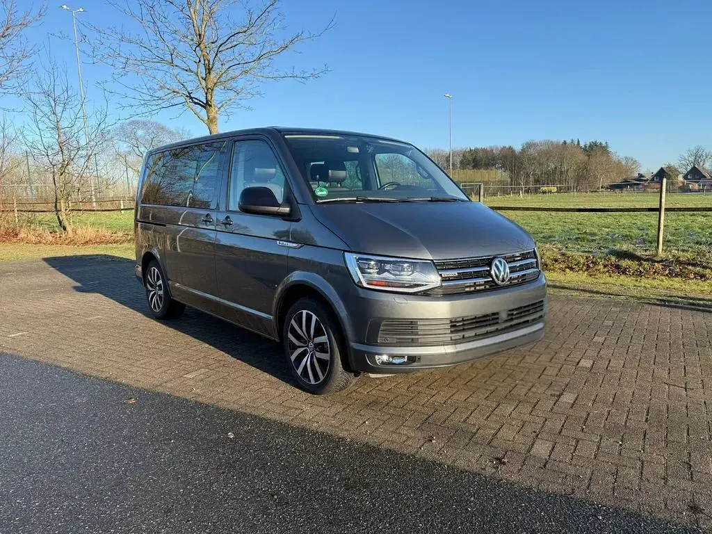 Gebraucht VW Multivan 204 PS (150 kW) 2017 Silber Van / Kleinbus