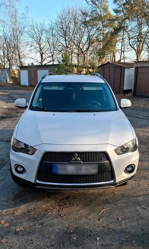 Gebraucht Mitsubishi Outlander 147 PS (108 kW) 2011 Weiß SUV