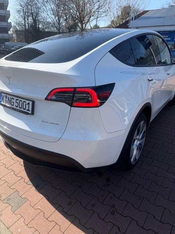 Gebraucht Tesla Model Y Long Range AWD 378 kW (514 PS) 2023 Weiß SUV