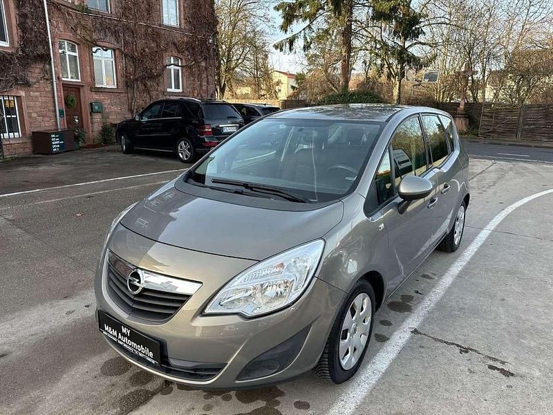 Grau Gebraucht 2012 Opel Meriva Edition Van / Kleinbus | 6.999 € (Teuer) - Bild 1/3