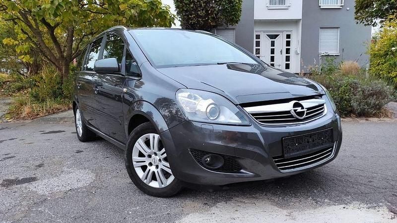 Gebraucht Opel Zafira Innovation 140 PS (102 kW) 2011 Grau Van / Kleinbus