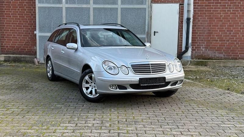 Second-hand Mercedes E200 163 CP (119 kW) 2006 Argintiu Break