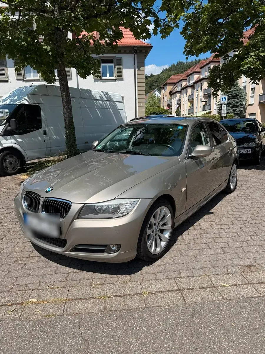 Gebraucht BMW 318 Lifestyle 143 PS (105 kW) 2011 Beige Limousine
