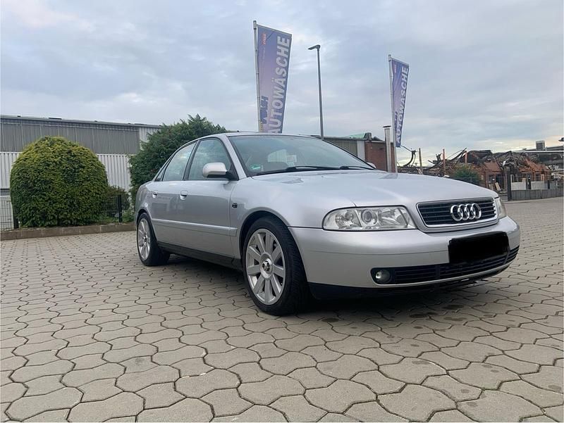 Gebraucht Audi A4 101 PS (74 kW) 2000 Silber Limousine