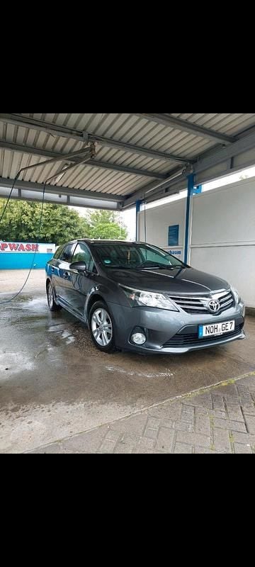 Grau Gebraucht 2012 Toyota Avensis T2 Kombi | 7.500 € (Fairer Preis) - Bild 1/4