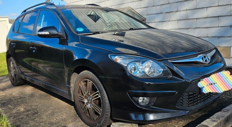 Schwarz Gebraucht 2012 Hyundai i30 Edition Kombi | 2.500 € (Superpreis) - Bild 1/4