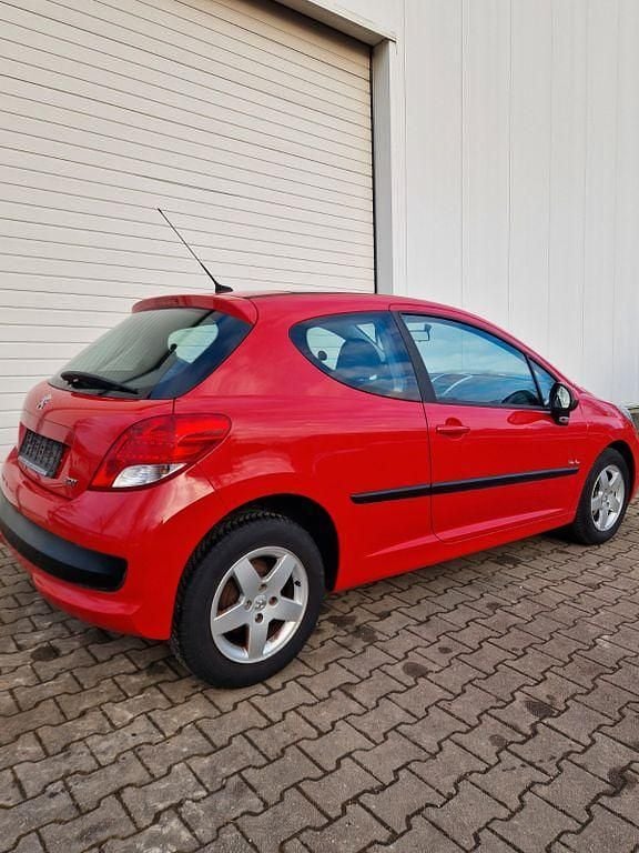 Gebraucht Peugeot 207 Urban Move 95 PS (69 kW) 2011 Rot Limousine