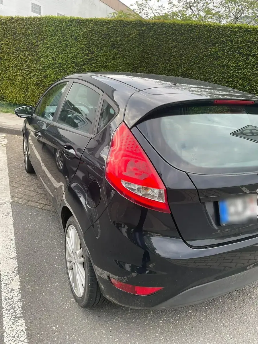 Gebraucht Ford Fiesta 82 PS (60 kW) 2009 Schwarz Limousine