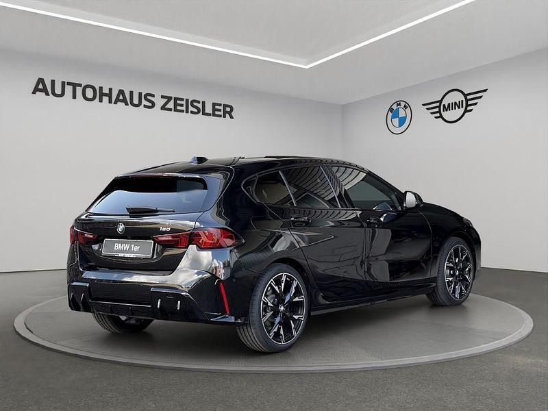 Nowe BMW 120 Performance 170 KM (125 kW) 2025 Czarny Hatchback