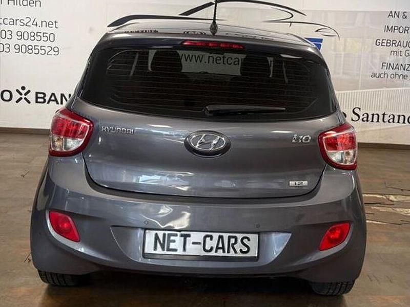 Gebraucht Hyundai i10 Edition 87 PS (63 kW) 2015 Grau Kleinwagen