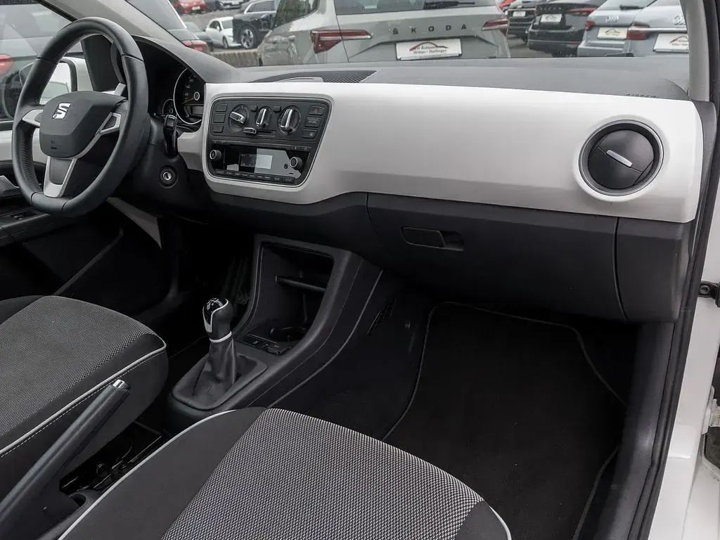 Gebraucht Seat Mii Chic 60 PS (44 kW) 2017 Candy weiss Kleinwagen