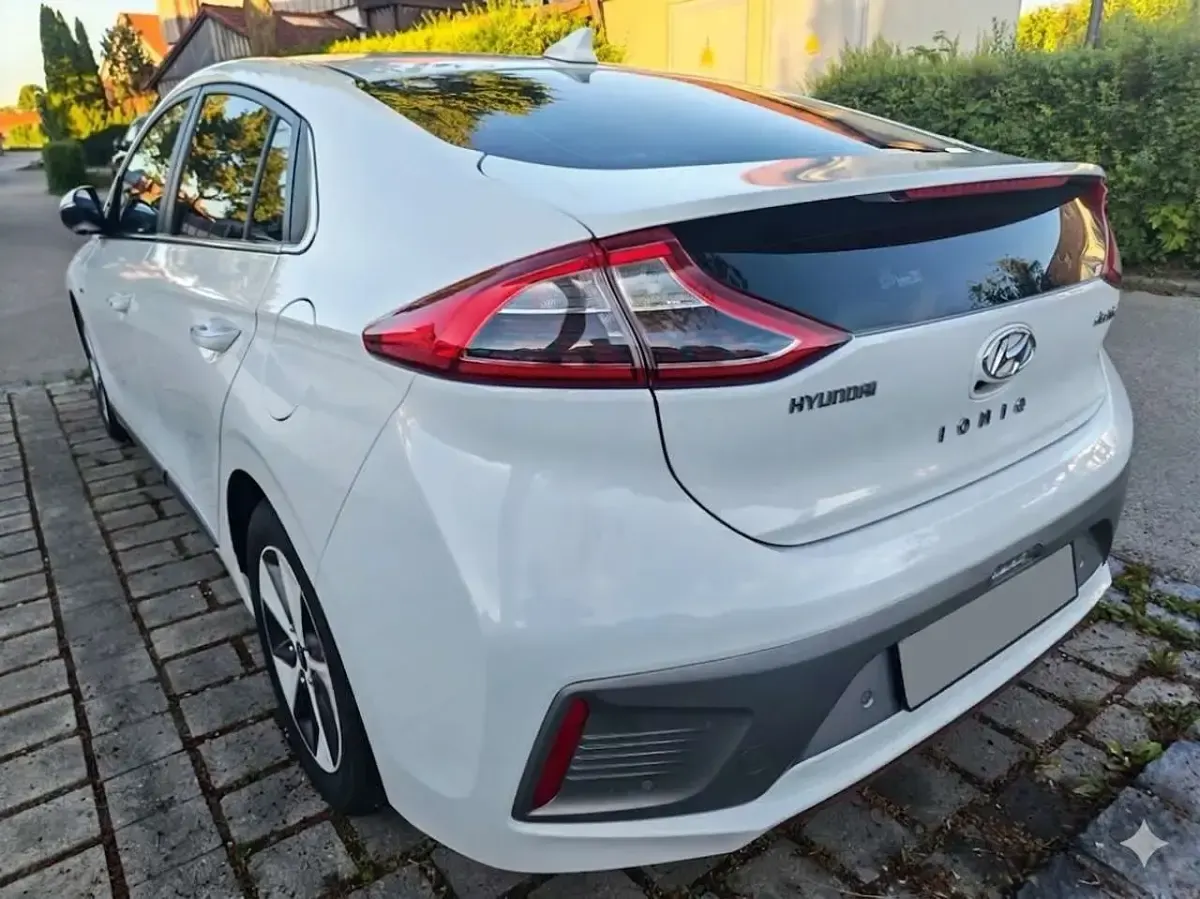 Gebraucht Hyundai Ioniq Premium 89 kW (122 PS) 2019 Weiß Kleinwagen