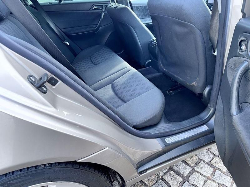 Gebraucht Mercedes C180 Classic 143 PS (105 kW) 2004 Schwarz Limousine