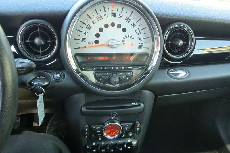 Gebraucht Mini Cooper 122 PS (89 kW) 2013 Velvet silver metallic Kleinwagen