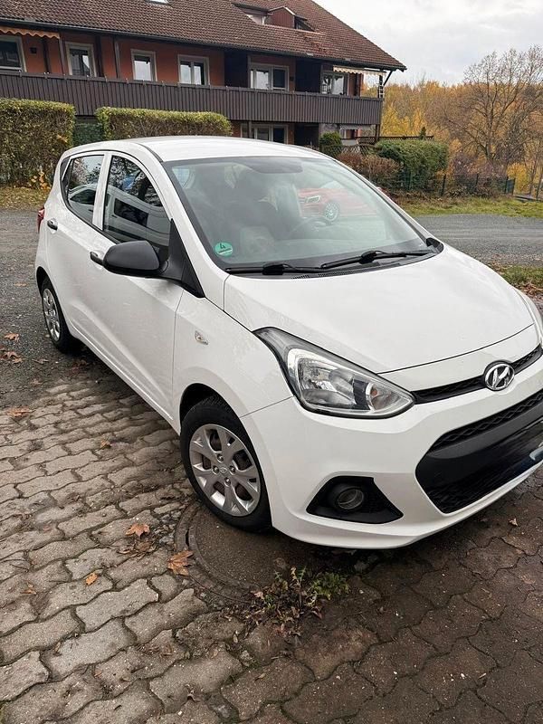 Weiß Gebraucht 2014 Hyundai i10 Kleinwagen | 4.499 € (Guter Preis) - Bild 1/4