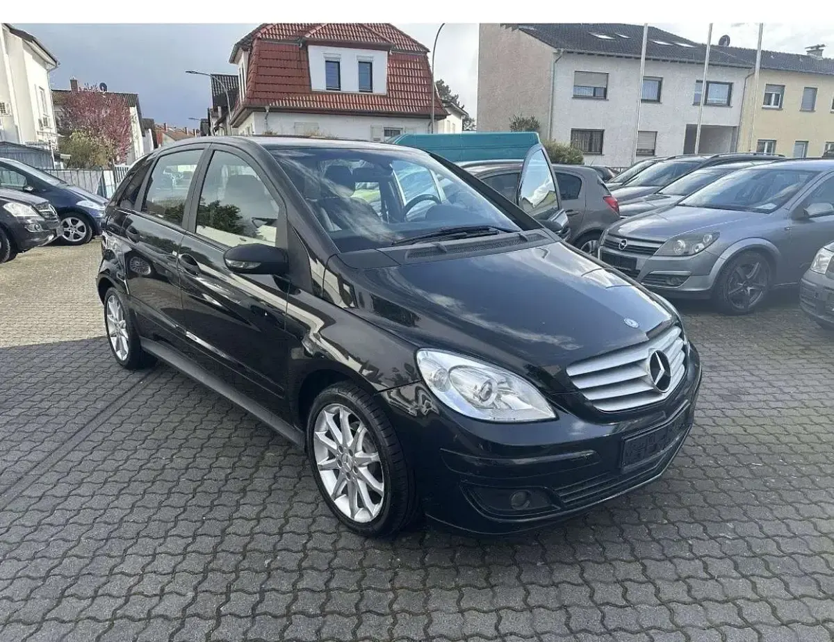 Gebraucht Mercedes B170 116 PS (85 kW) 2007 Kosmosschwarz  metalliclack Van / Kleinbus