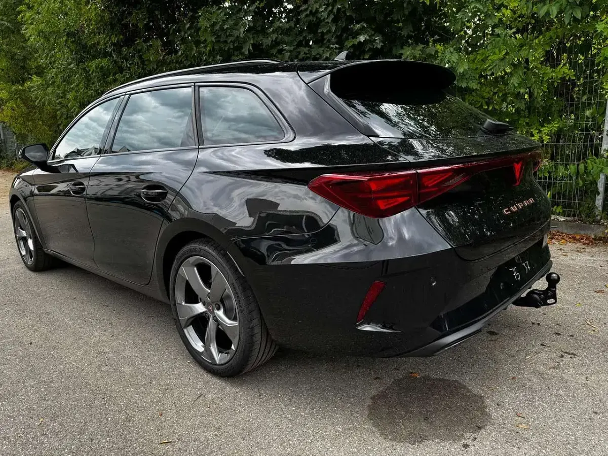 Neu Cupra Leon 204 PS (150 kW) 2026 Midnightschwarz metallic Kombi