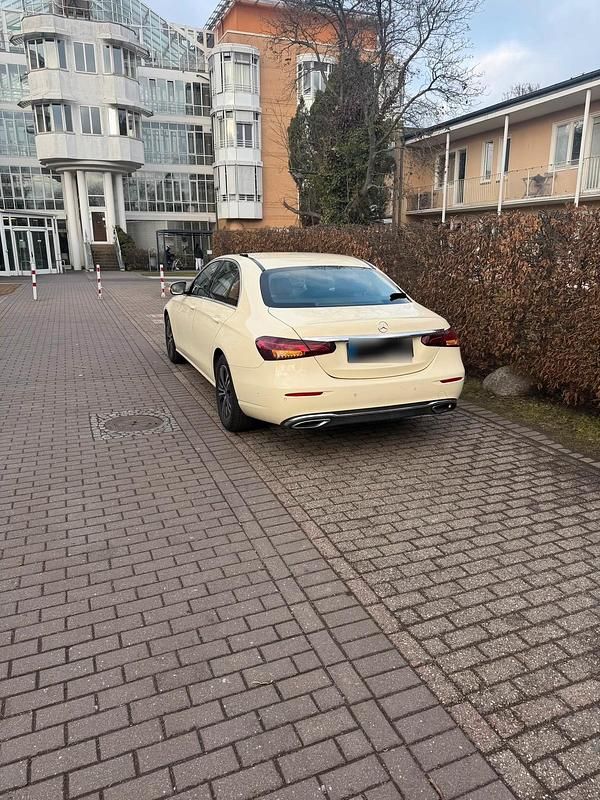 Gebraucht Mercedes E200 160 PS (117 kW) 2023 Limousine