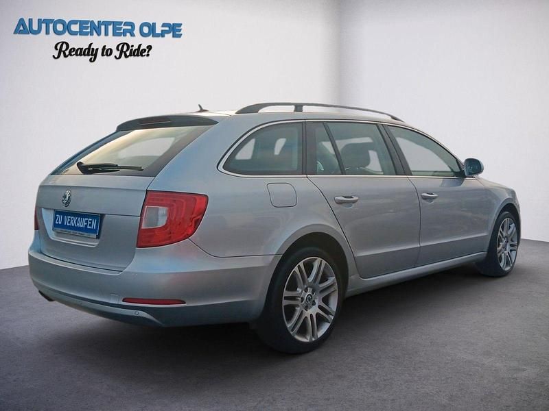 Gebraucht Skoda Superb 160 PS (117 kW) 2010 Silber Kombi