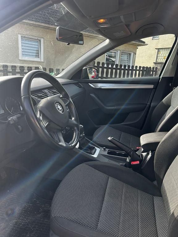 Gebraucht Skoda Octavia Style 150 PS (110 kW) 2014 Grau Kombi