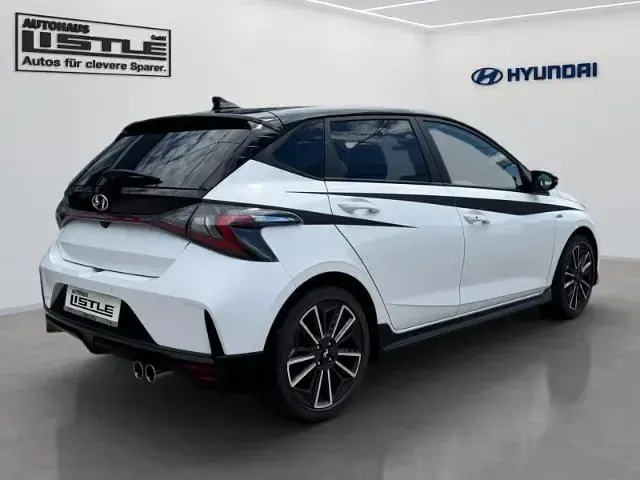 Gebraucht Hyundai i20 N Line 120 PS (88 kW) 2022 Atlas white/ phantom black / s Kleinwagen