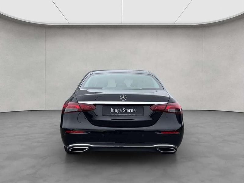 Gebraucht Mercedes E400 Avantgarde 340 PS (250 kW) 2022 Obsidianschwarz metallic Limousine