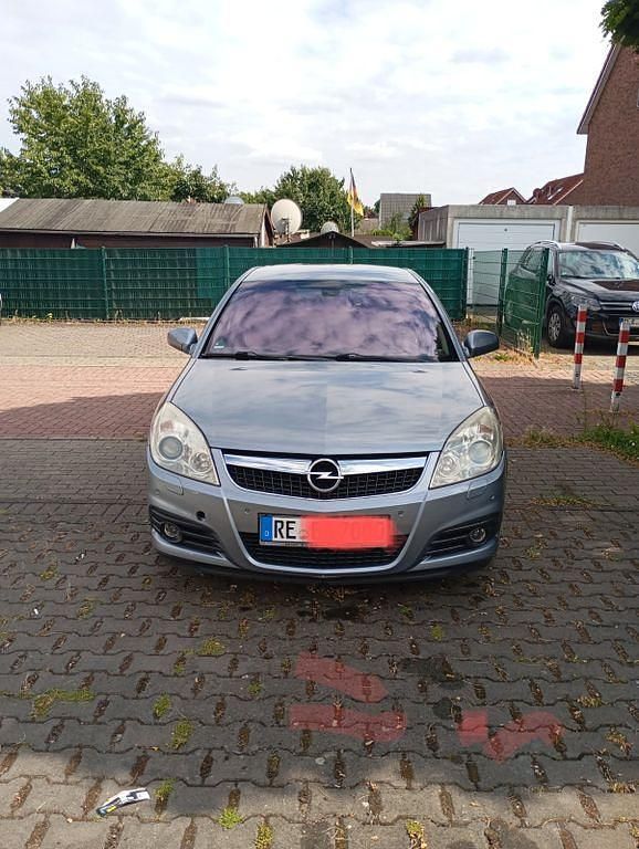 Grau Gebraucht 2005 Opel Vectra Edition Limousine | 800 € (Superpreis) - Bild 1/4