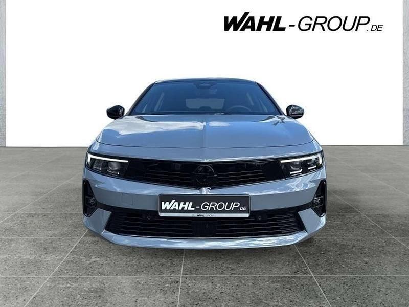 Neu Opel Astra 131 PS (96 kW) 2025 Grau Limousine