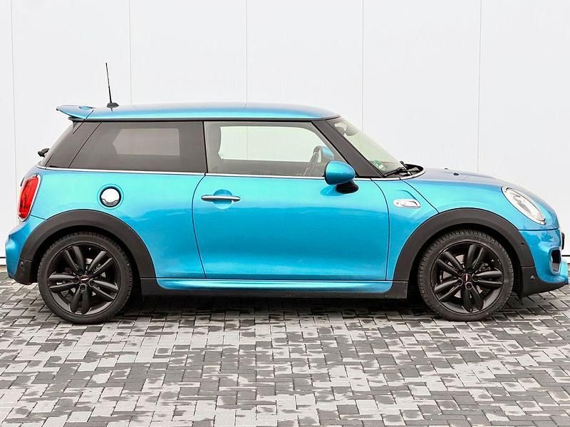 Gebraucht Mini Cooper S 192 PS (141 kW) 2016 Electric blue ii metallic Kleinwagen