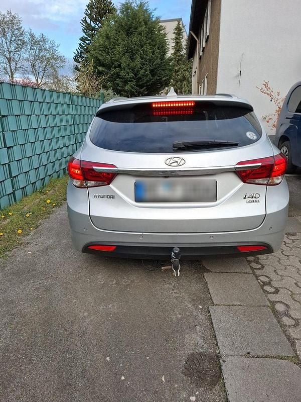Gebraucht Hyundai i40 141 PS (103 kW) 2017 Silber Kombi