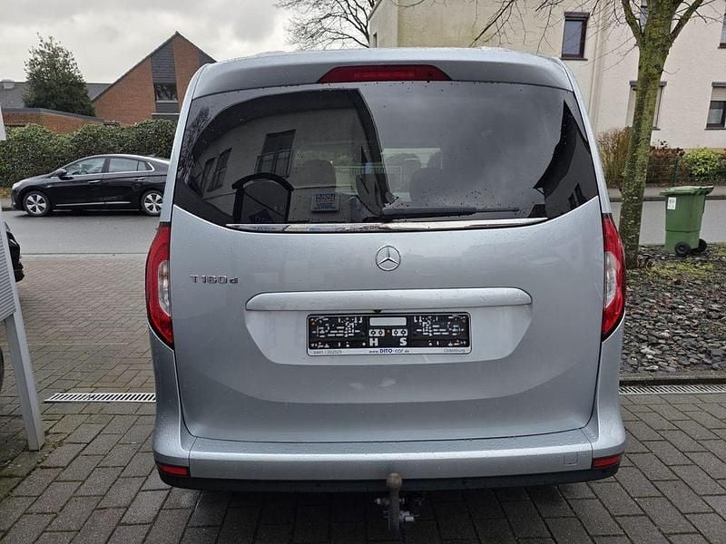Gebraucht Mercedes T180 Edition 116 PS (85 kW) 2022 Silber Van / Kleinbus