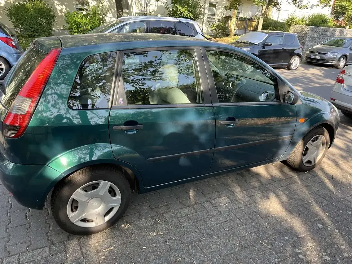 Gebraucht Ford Fiesta Ghia 80 PS (58 kW) 2003 Grün Kleinwagen