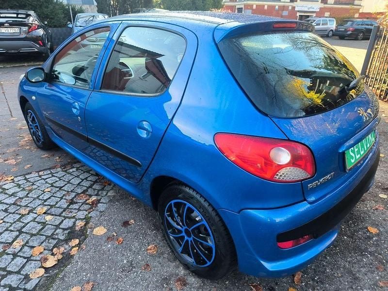 Gebraucht Peugeot 206+ Urban Move 73 PS (53 kW) 2012 Blau Kleinwagen