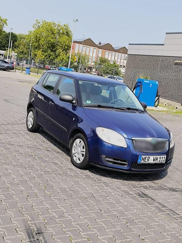 Blau Gebraucht 2009 Skoda Fabia Kleinwagen | 800 € (Superpreis) - Bild 1/3