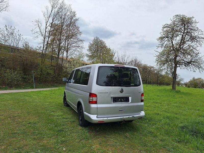 Używany VW Caravelle 102 KM (75 kW) 2009 Szary Van