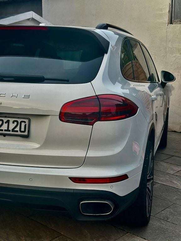 Gebraucht Porsche Cayenne Basis 299 PS (219 kW) 2016 Weiß SUV