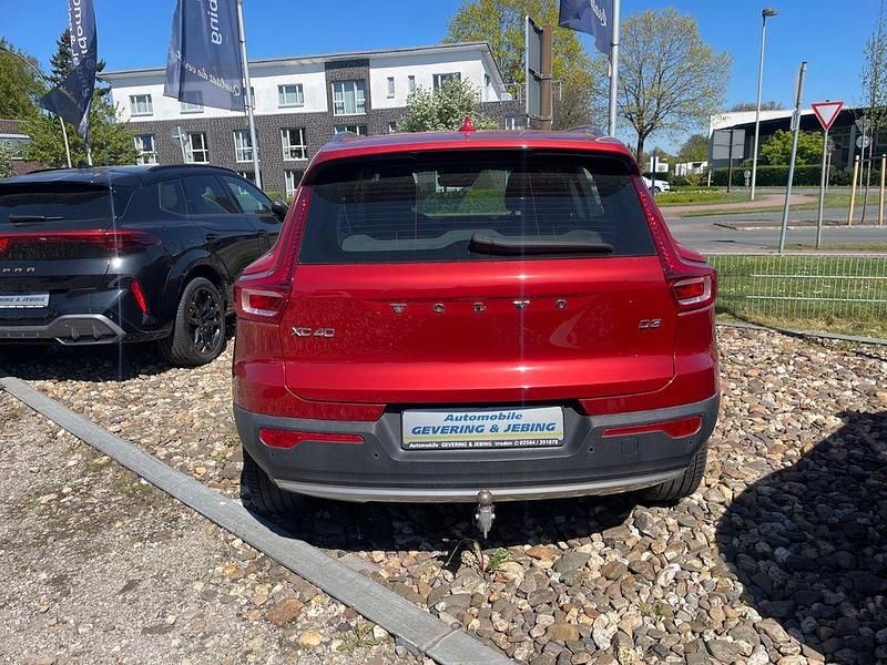 Gebraucht Volvo XC40 Momentum 150 PS (110 kW) 2018 Rot SUV