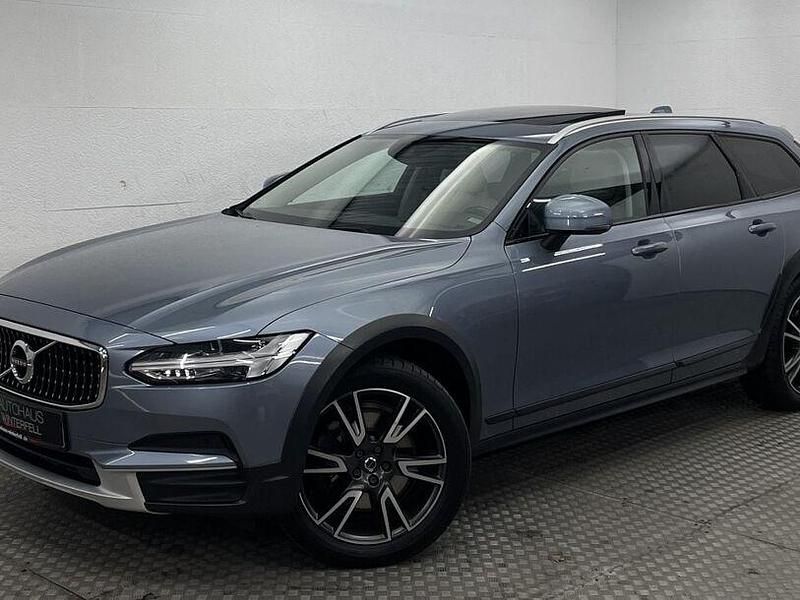 Mussel blue (metallic) Gebraucht 2018 Volvo V90 CC Kombi | 24.400 € (Fairer Preis) - Bild 1/4