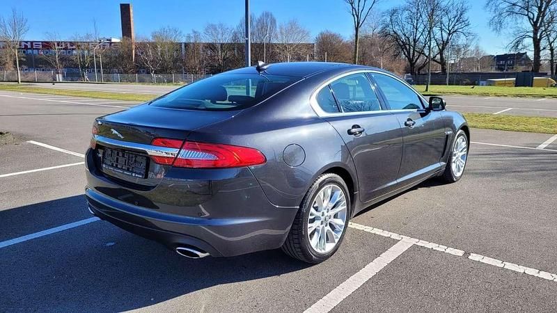Gebraucht Jaguar XF 241 PS (177 kW) 2013 Stratus grey Limousine