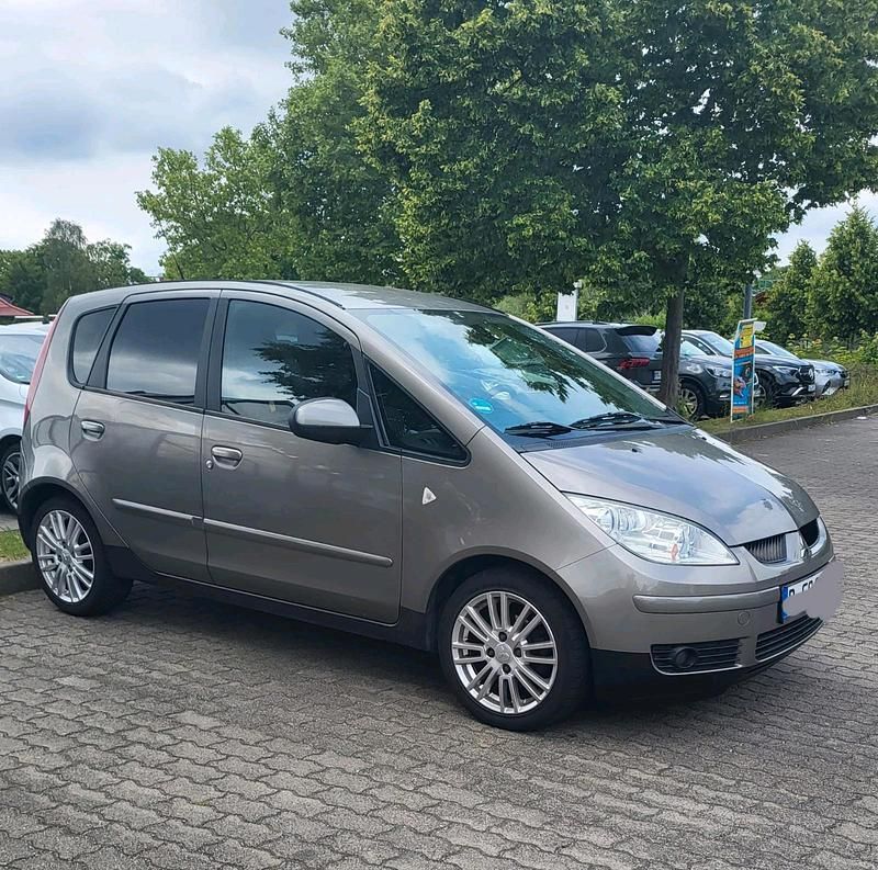 Gebraucht Mitsubishi Colt 95 PS (69 kW) 2008 Grau Kleinwagen