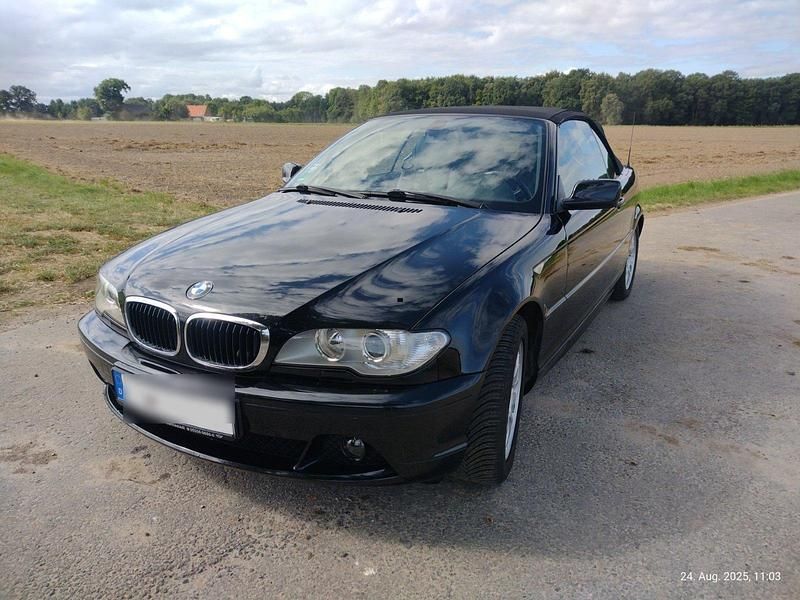 Schwarz Gebraucht 2005 BMW 318 Cabriolet Cabrio | 8.250 € (Etwas zu teuer) - Bild 1/4