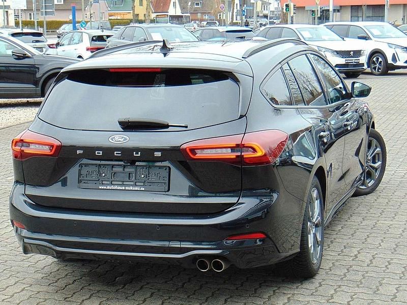 Gebraucht Ford Focus ST-Line 125 PS (91 kW) 2024 Obsidianschwarz metallic Kombi