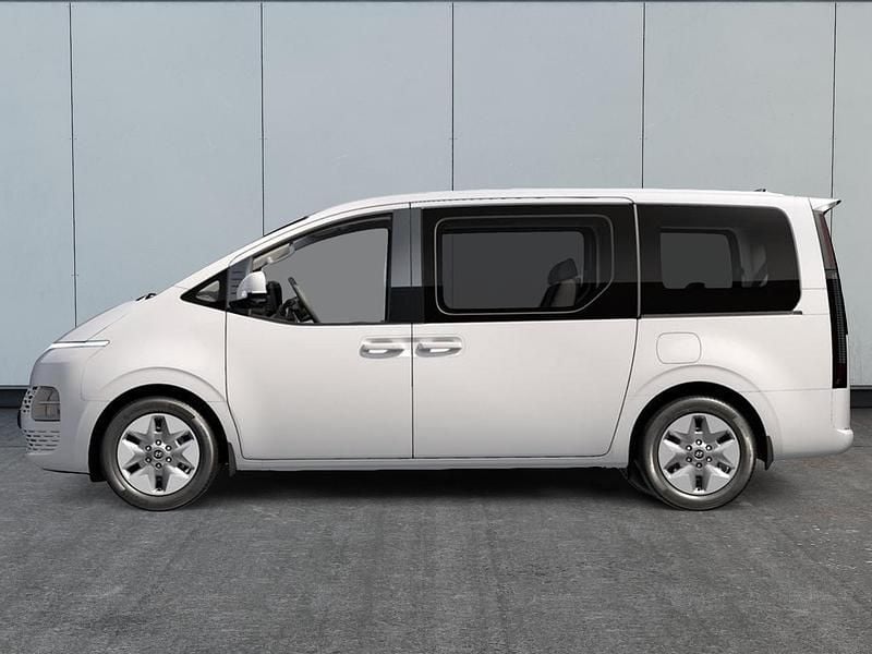 Gebraucht Hyundai Staria Trend 224 PS (164 kW) 2024 Creamy white Van / Kleinbus