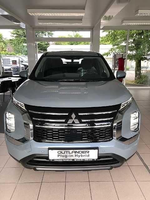 Neu Mitsubishi Outlander P-HEV Basis 306 PS (225 kW) 2026 Grau SUV
