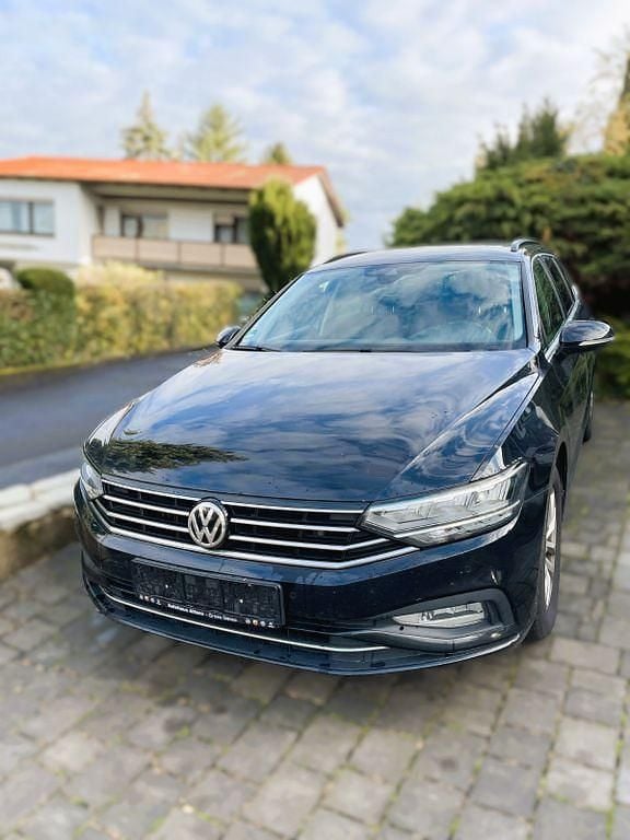 Schwarz Gebraucht 2020 VW Passat Business Limousine | 16.000 € (Fairer Preis) - Bild 1/4
