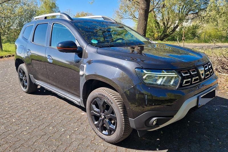 Second-hand Dacia Duster Extreme 131 CP (96 kW) 2022 Negru SUV